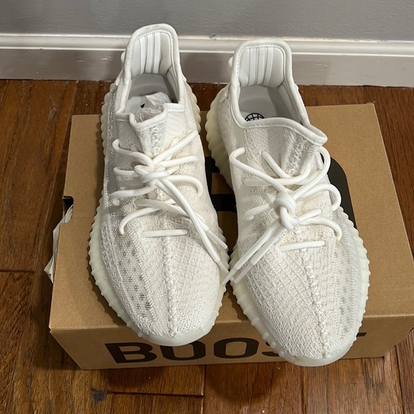 Yeezy 350 V2, Color: Bone, Size: Men’s 6.5, Women’s...